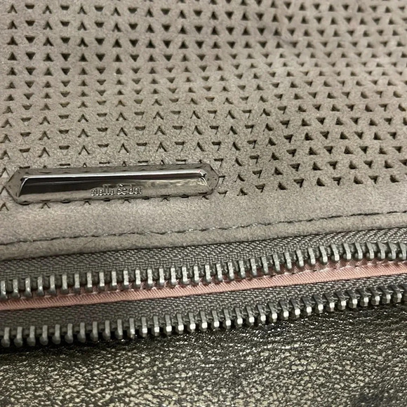 Stella & Dot 2-in-1 Clutch Adjustable Strap Cross Body Faux Distressed Metallic - Picture 2 of 8